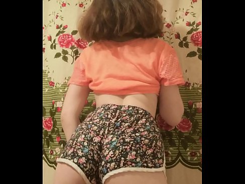 ❤️ Nwa ọhụrụ sexy na-eyipụ uwe mkpirisi ya na igwefoto ❤❌ Mmekọahụ ❤